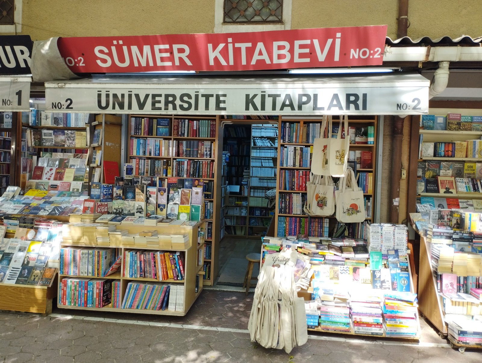Sümer Kitabevi in Istanbul’s Sahaflar Çarşısı, photographed in May 2025. A bookseller within the market, rather than a stand-in for the other shops in this guide.
